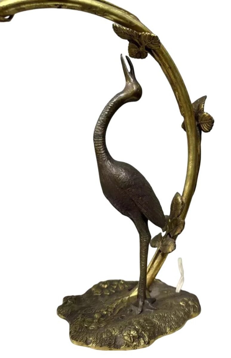 Large Art Nouveau Heron Lamp in bronze with double patina circa 1900 pressed glass tulip arch with leaf decoration - JAA