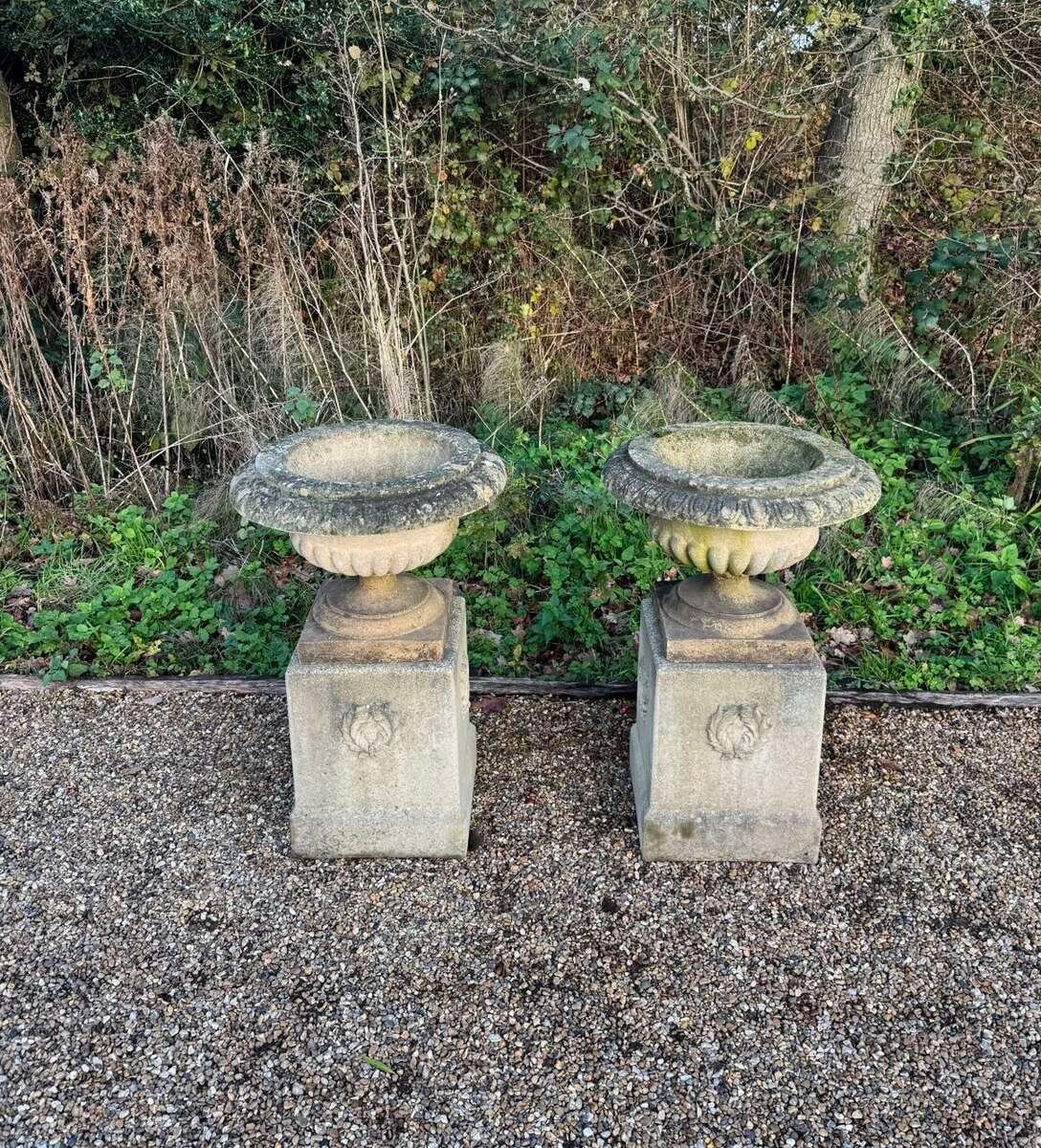 English 20th Century Pair of Neoclassical Cast-Stone Garden Urns on Pedestals - JAA