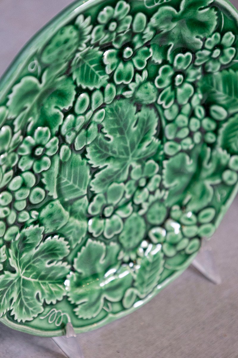 French 20th Century Green Glazed Porcelain Set of Eight Plates - JAA