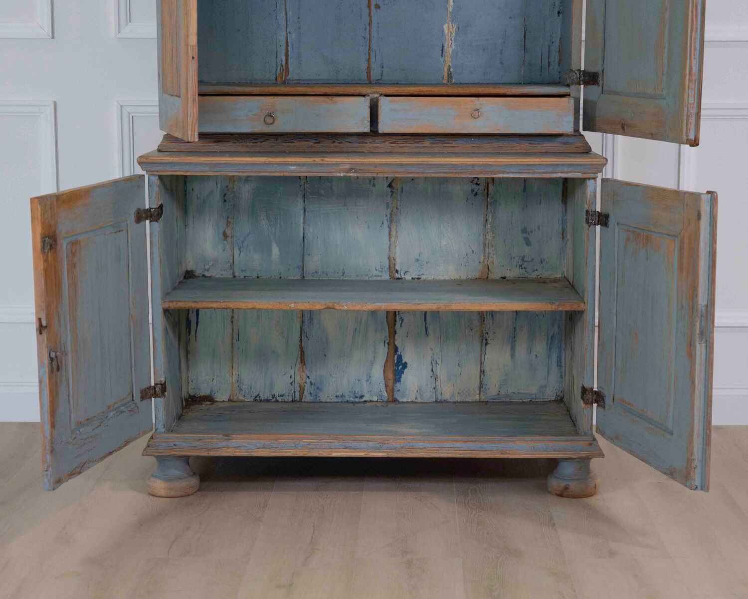 Early 19th Century Rococo Cabinet with Reeded Top Doors - JAA