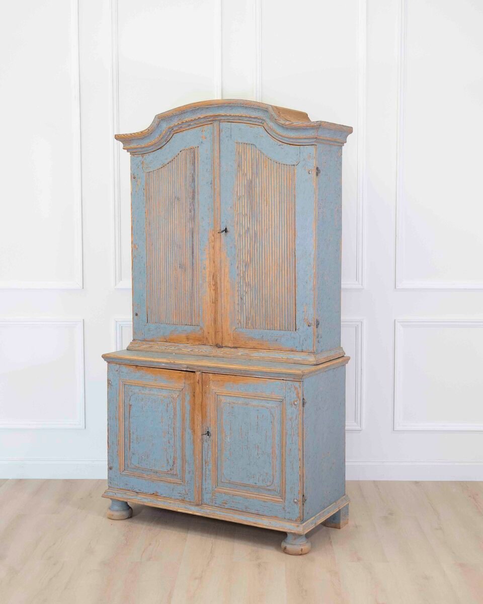 Early 19th Century Rococo Cabinet with Reeded Top Doors - JAA