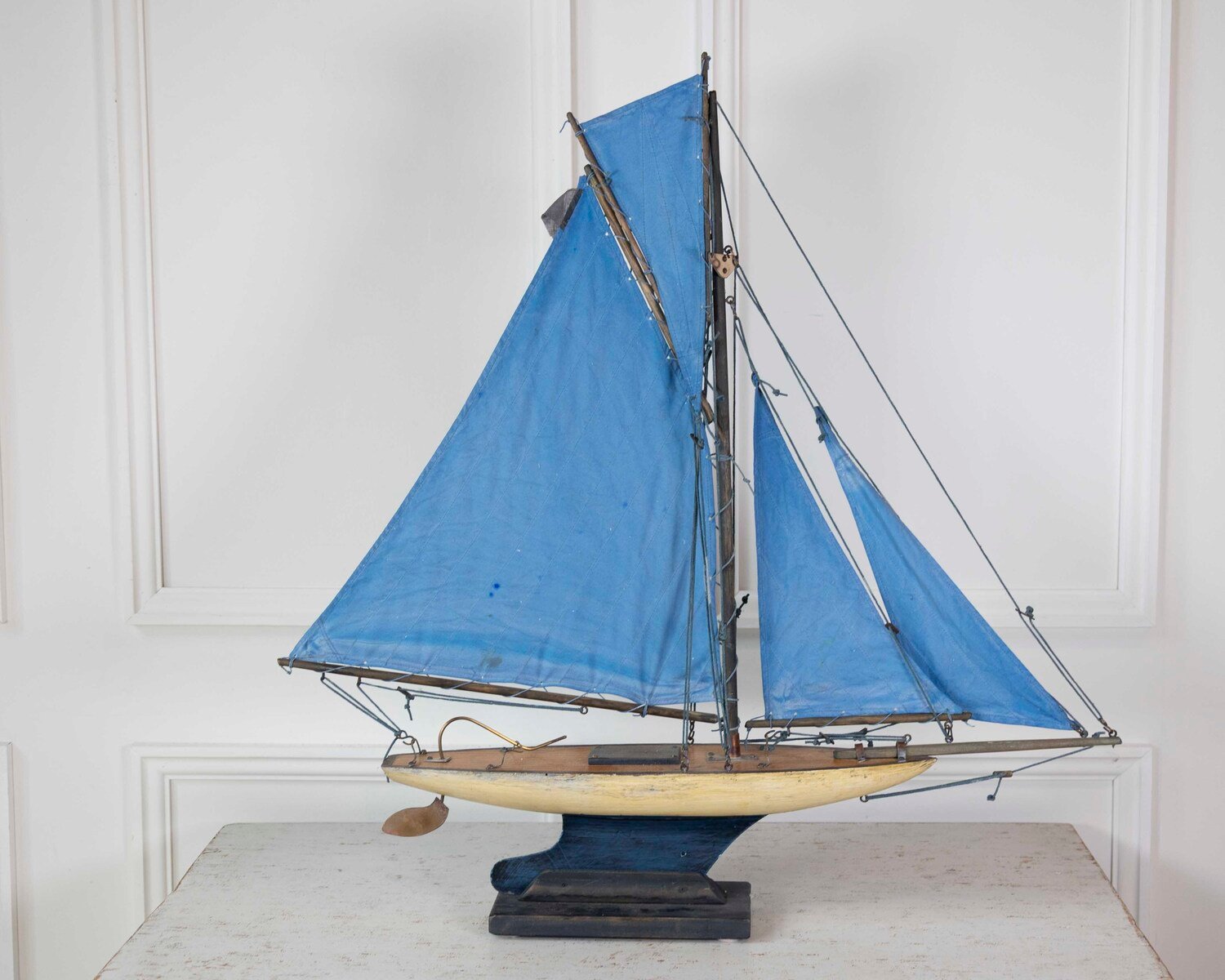 Old Star Wood & Tin Pond Yacht Southport, England, circa 1950. - JAA