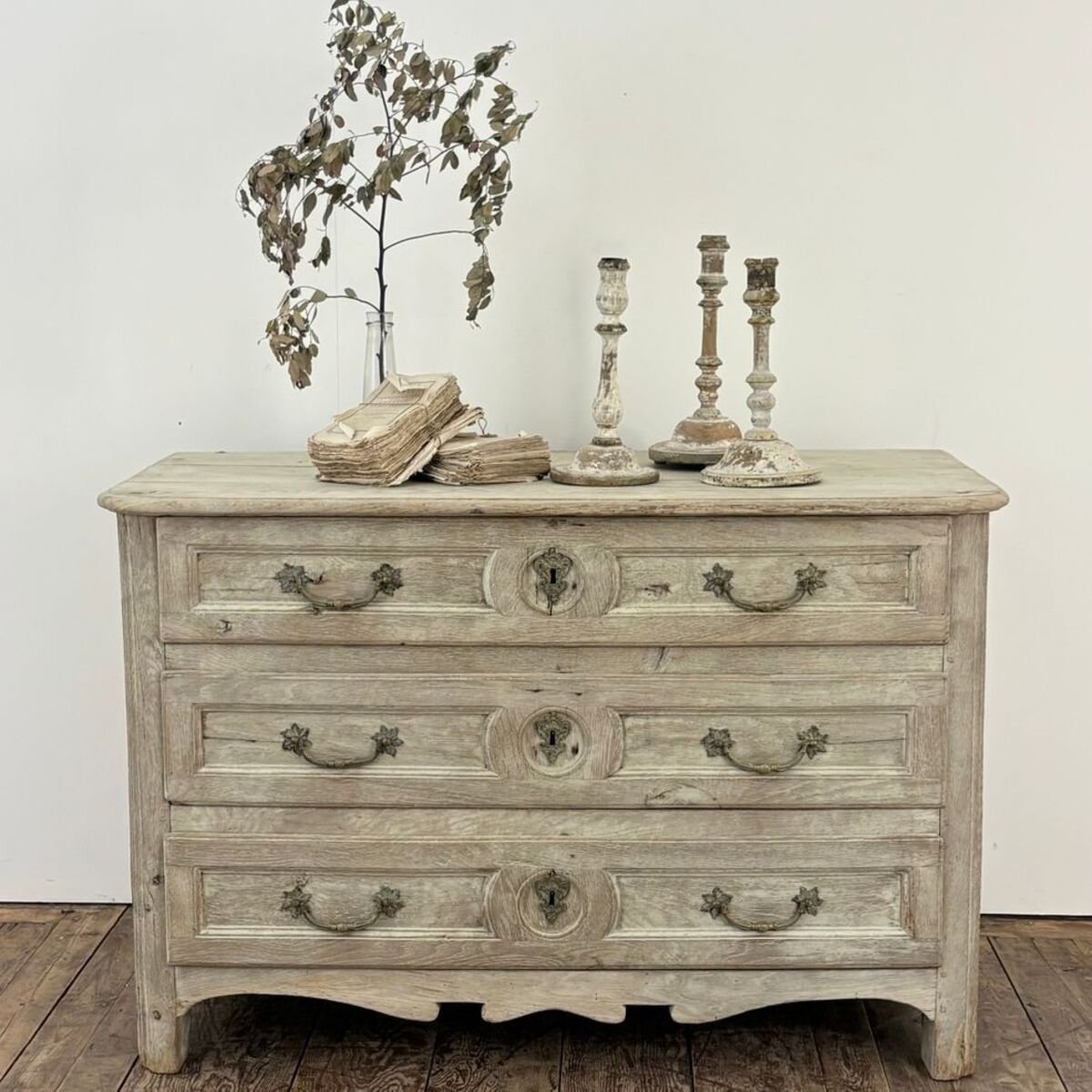 On Hold - 18th century oak chest of drawers - JAA