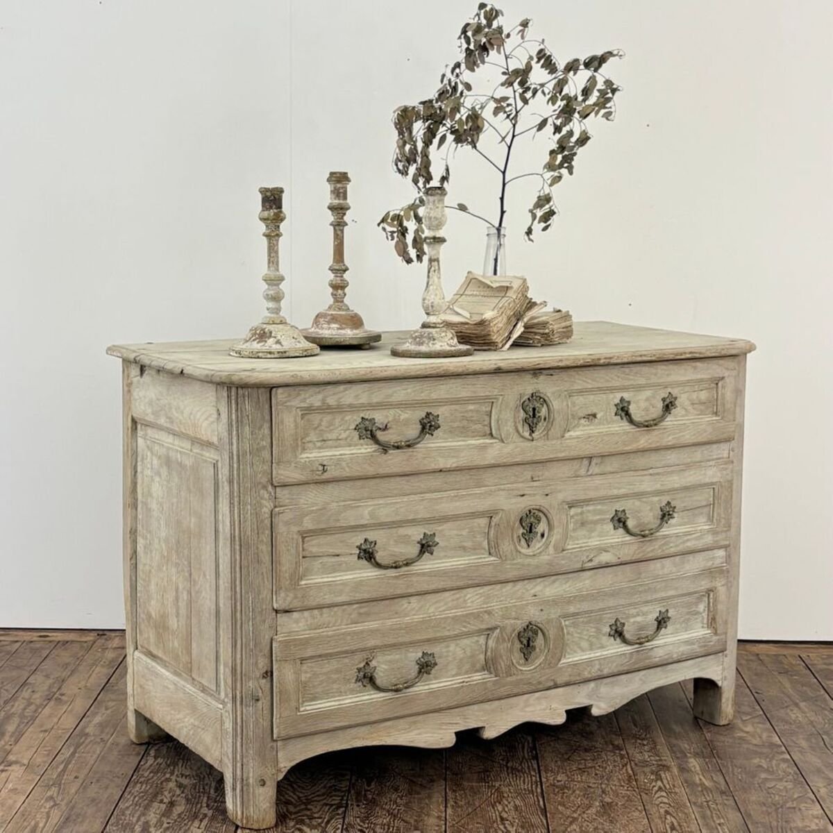 On Hold - 18th century oak chest of drawers - JAA