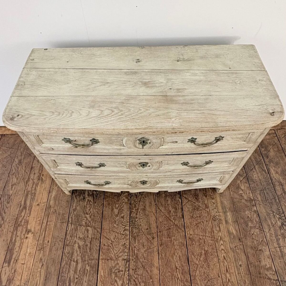 On Hold - 18th century oak chest of drawers - JAA