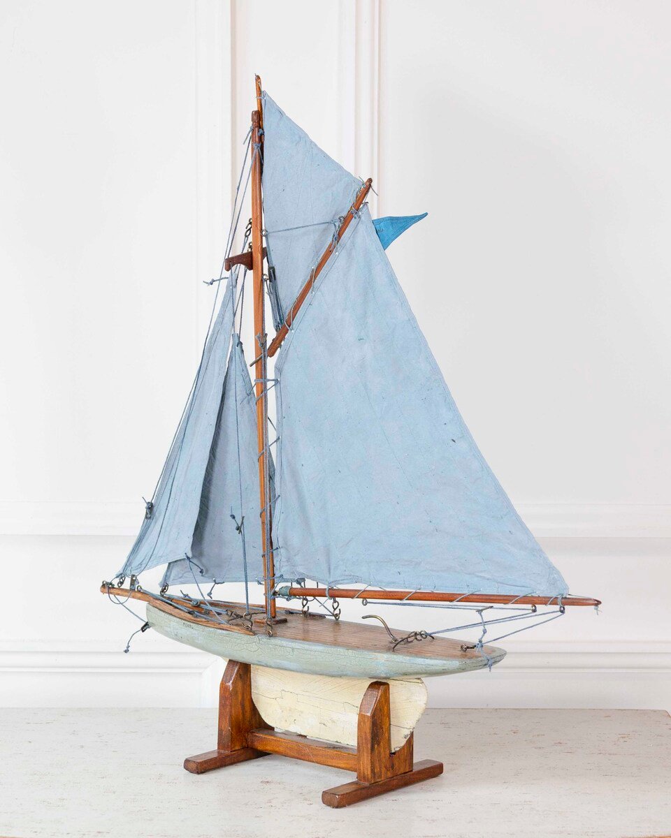 English 20th Century Bowman Carved Wood Gaff Cutter Pond Yacht - JAA