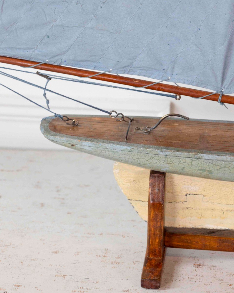 English 20th Century Bowman Carved Wood Gaff Cutter Pond Yacht - JAA