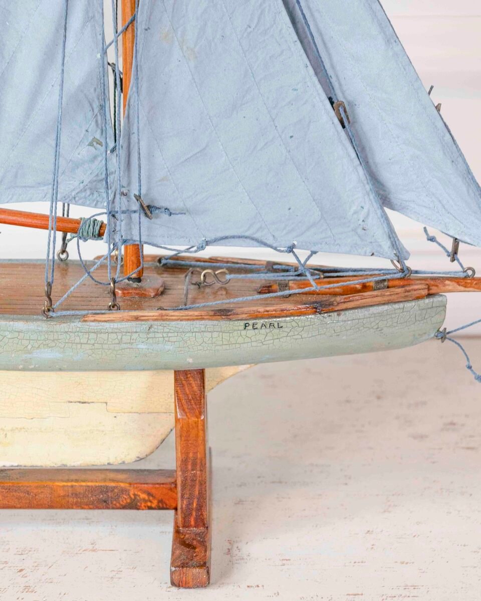 English 20th Century Bowman Carved Wood Gaff Cutter Pond Yacht - JAA