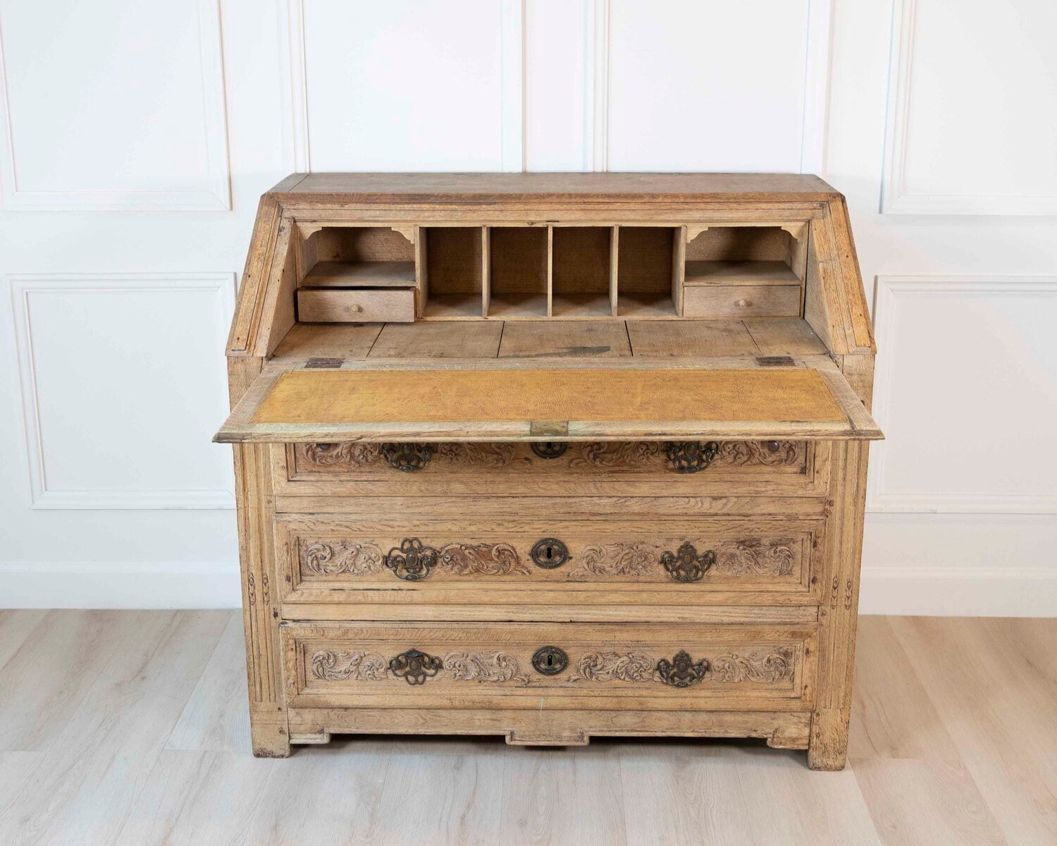 Italian 19th Century Walnut Church Kneeler - JAA