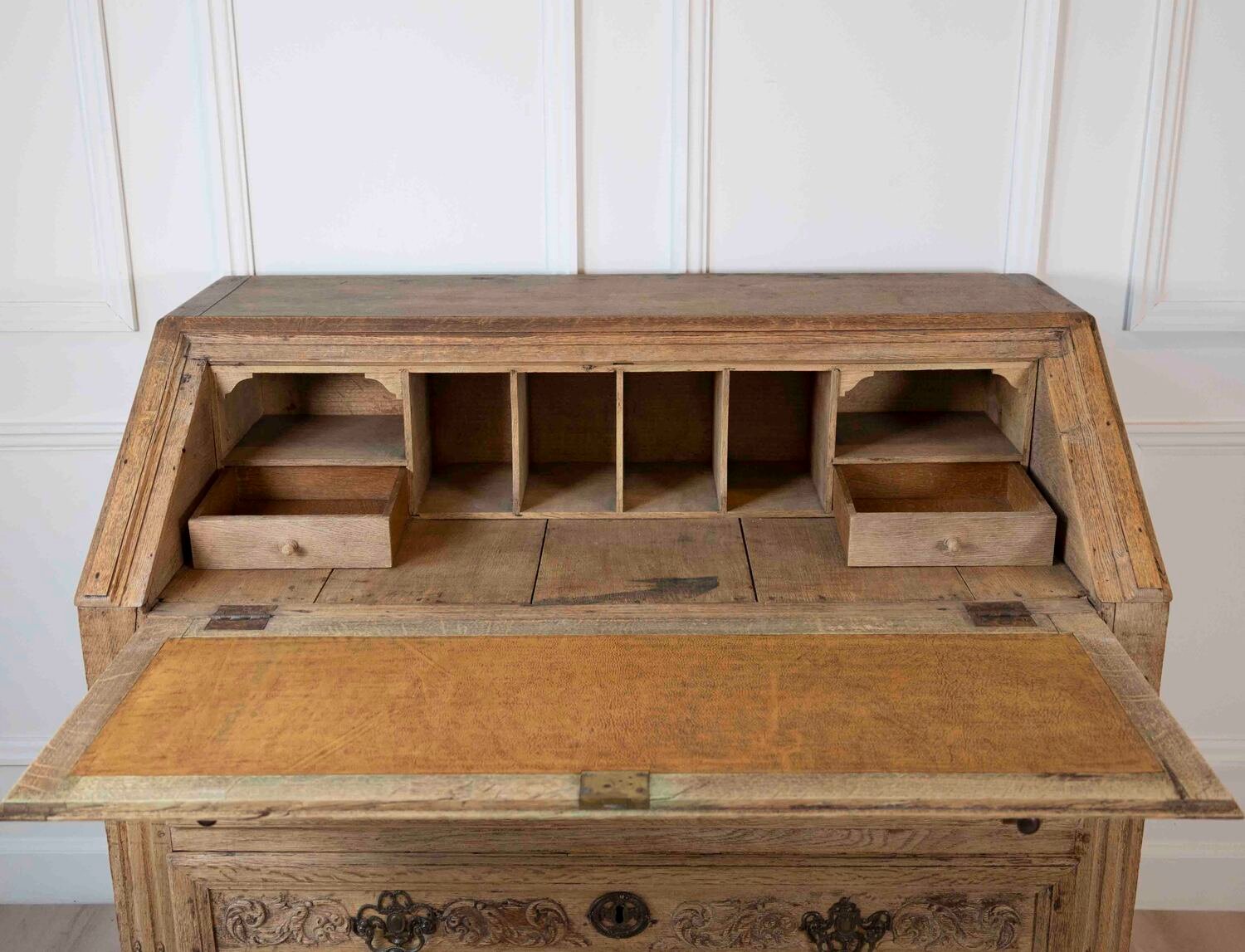 French Louis XVI Period Carved Oak Slant-Front Secretary Desk, Liège, Late 18th Century - JAA