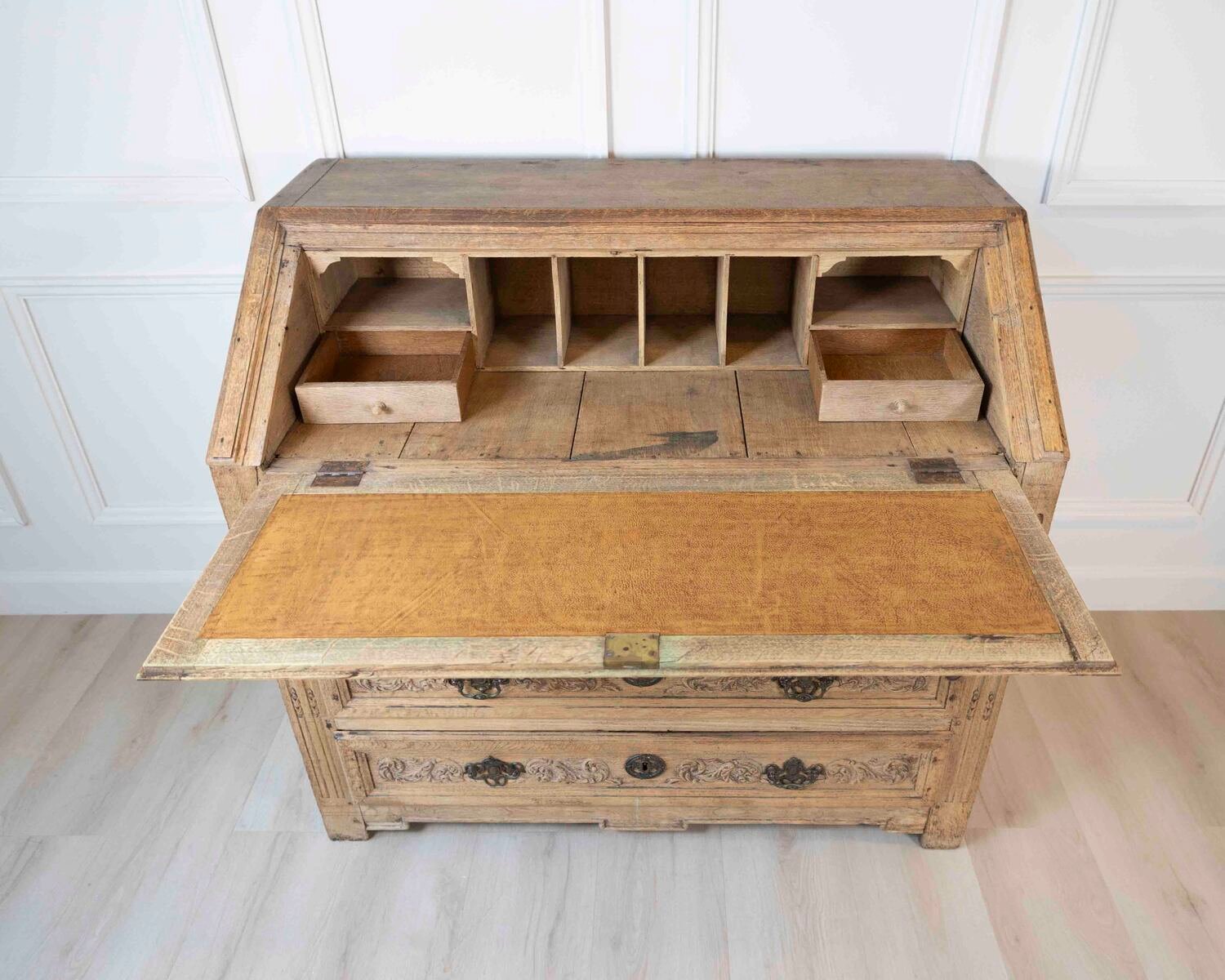 French Louis XVI Period Carved Oak Slant-Front Secretary Desk, Liège, Late 18th Century - JAA