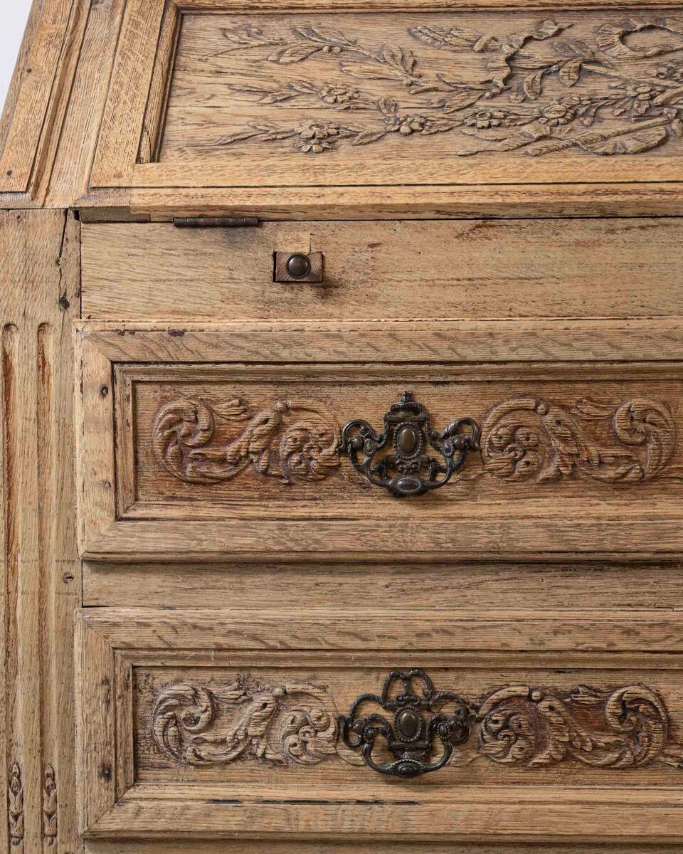 French Louis XVI Period Carved Oak Slant-Front Secretary Desk, Liège, Late 18th Century - JAA