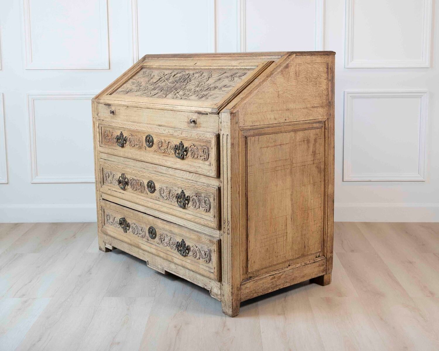 French Louis XVI Period Carved Oak Slant-Front Secretary Desk, Liège, Late 18th Century - JAA