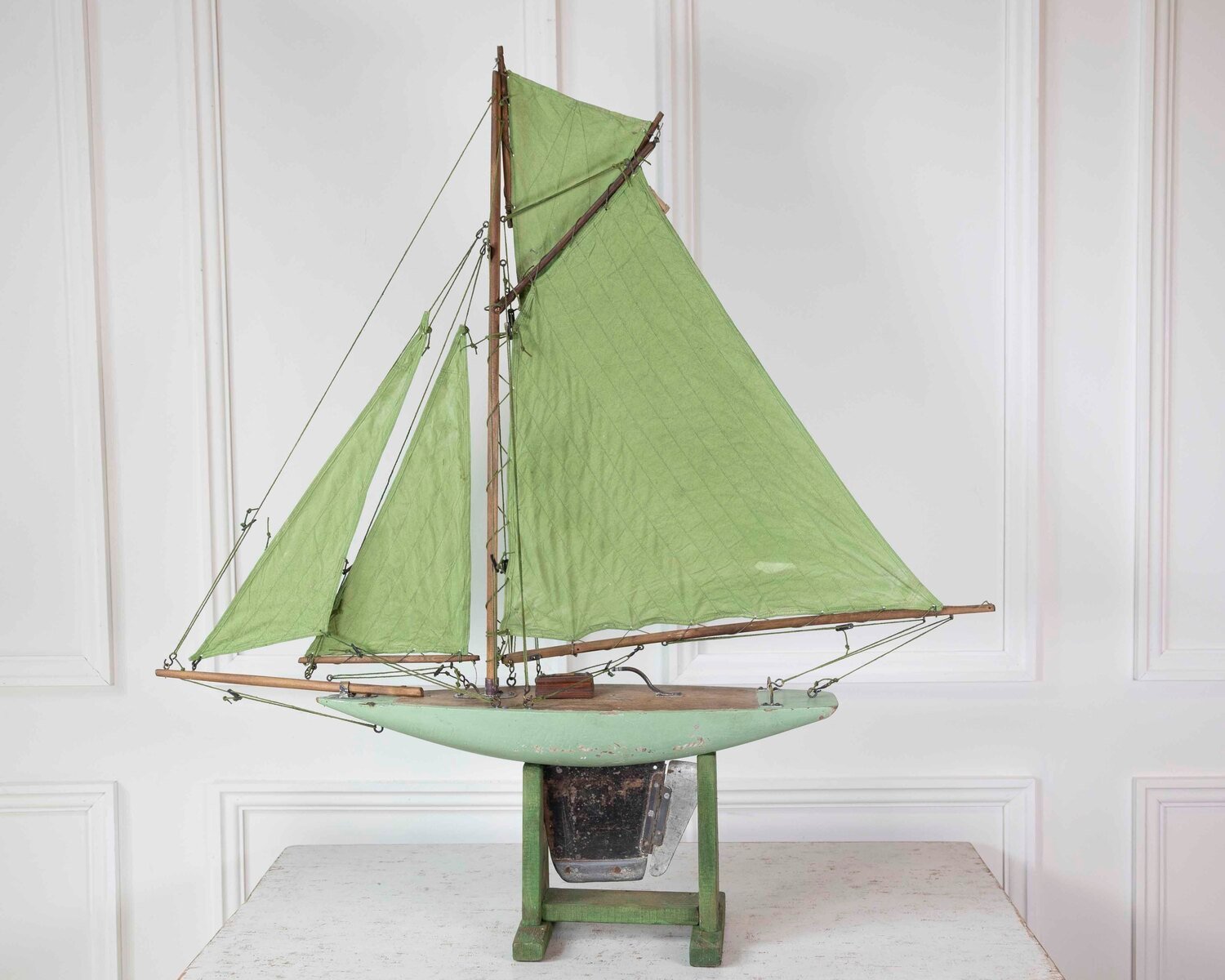 On Hold - English 20th Century Carved Wood and Metal Gaff Cutter Pond Yacht - JAA