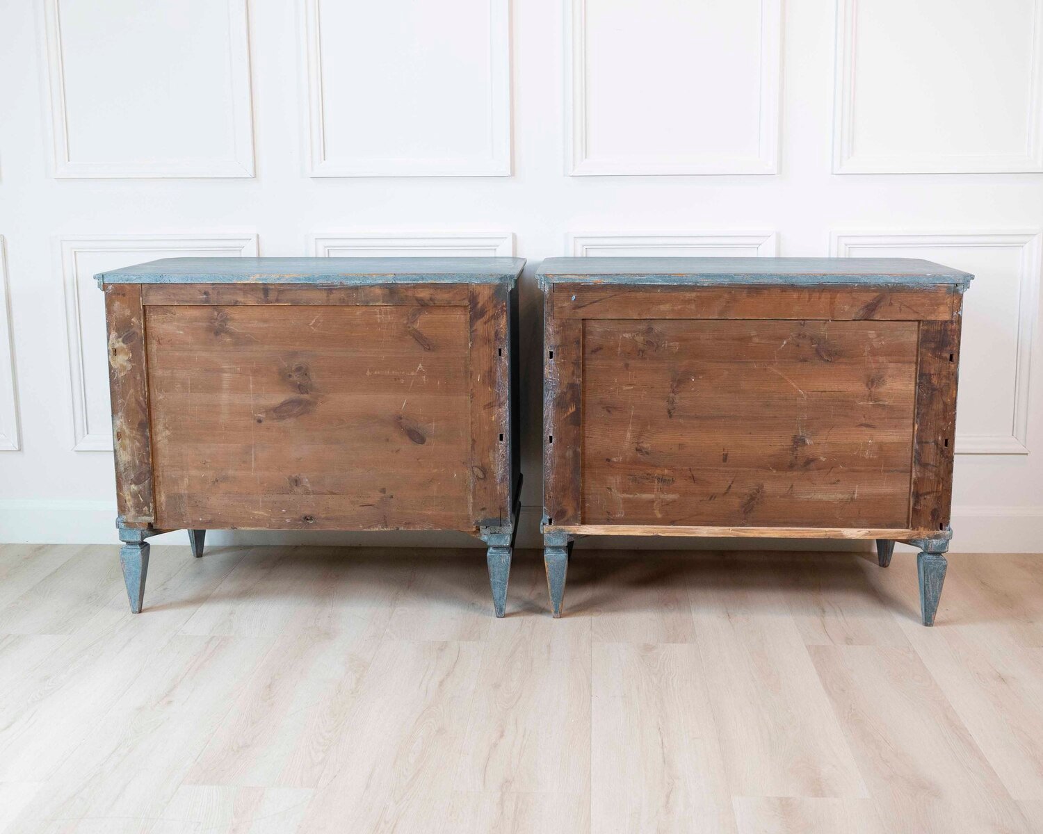 Swedish Early 20th Century Blue-Painted Commodes, Pair - JAA