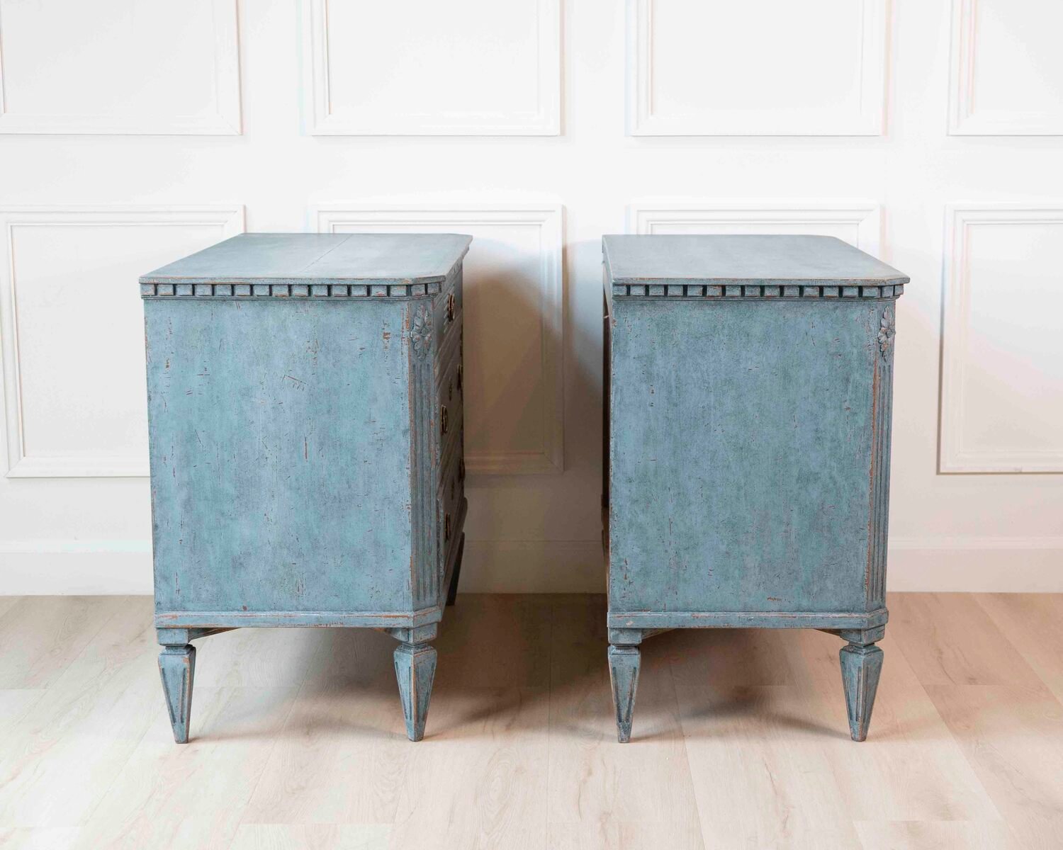 Swedish Early 20th Century Blue-Painted Commodes, Pair - JAA