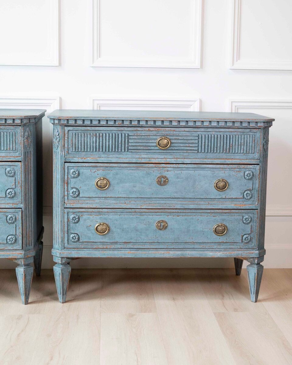 Swedish Early 20th Century Blue-Painted Commodes, Pair - JAA