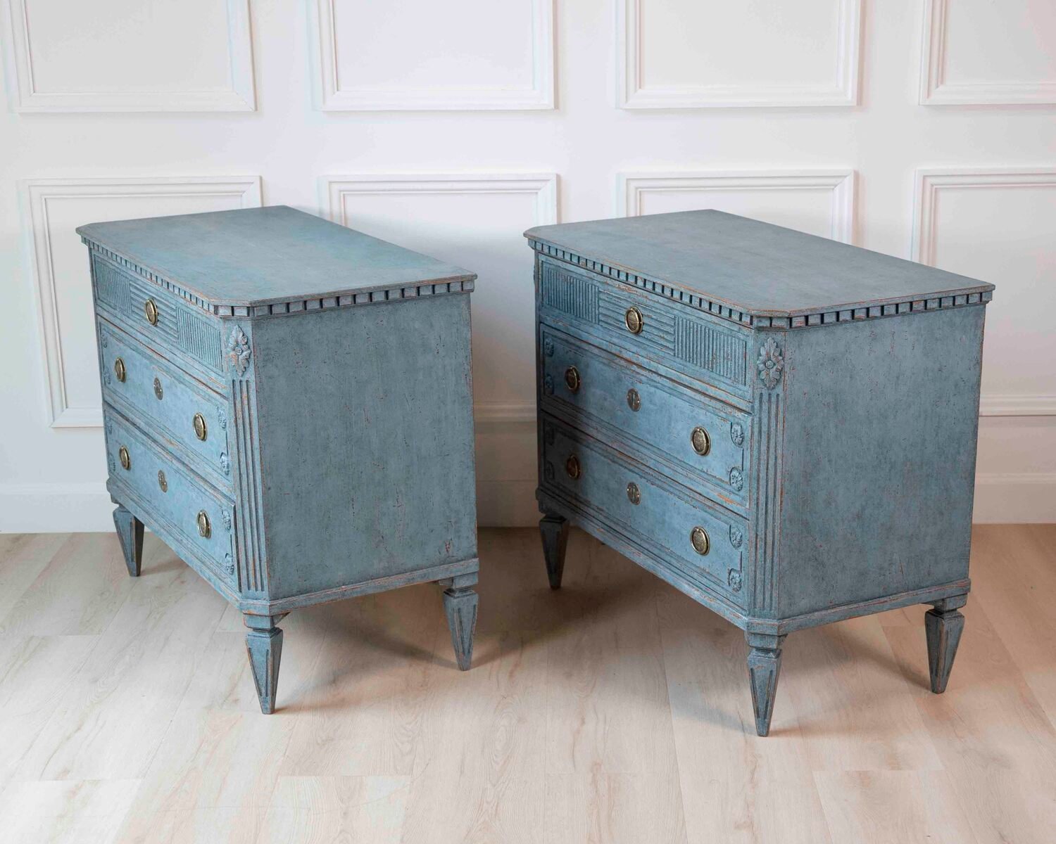 Swedish Early 20th Century Blue-Painted Commodes, Pair - JAA