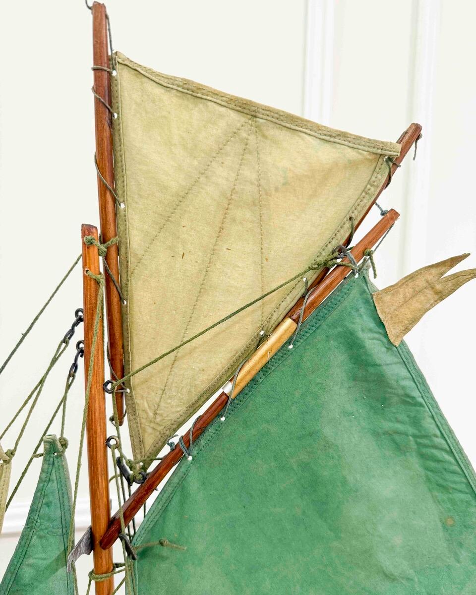 English 20th Century Carved Wood Gaff Cutter Pond Yacht - JAA