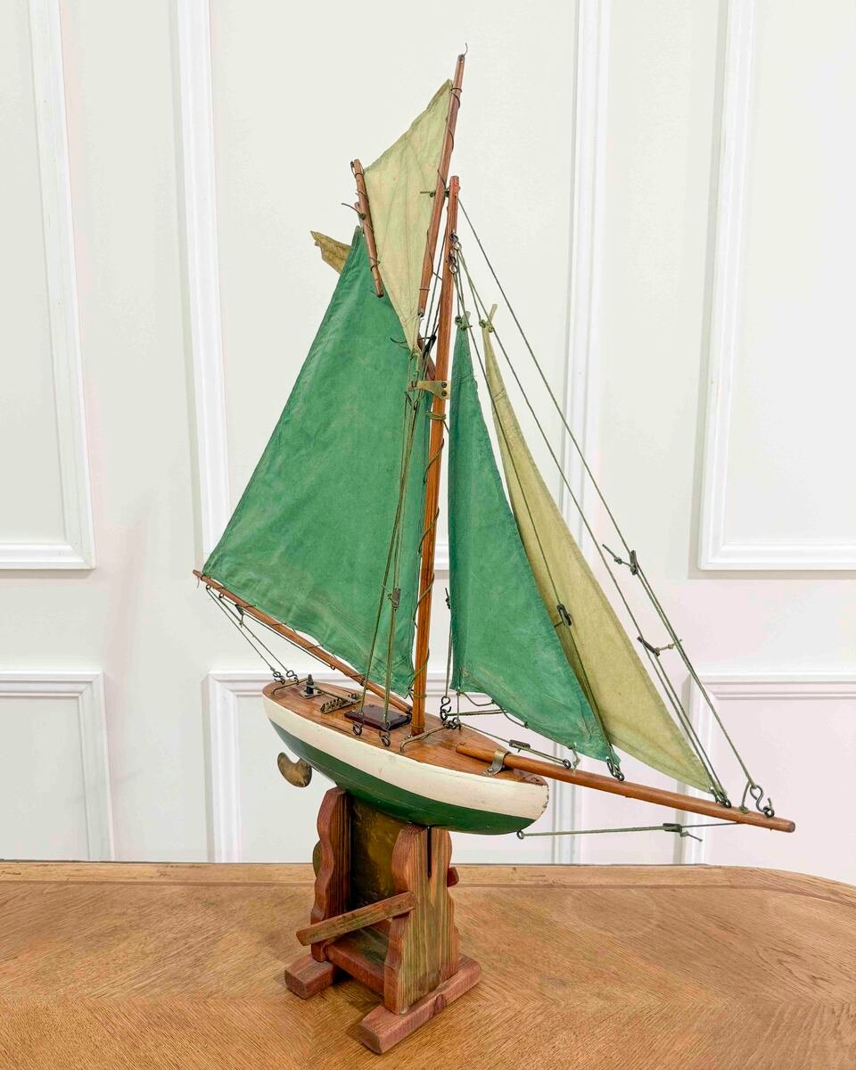 English 20th Century Carved Wood Gaff Cutter Pond Yacht - JAA