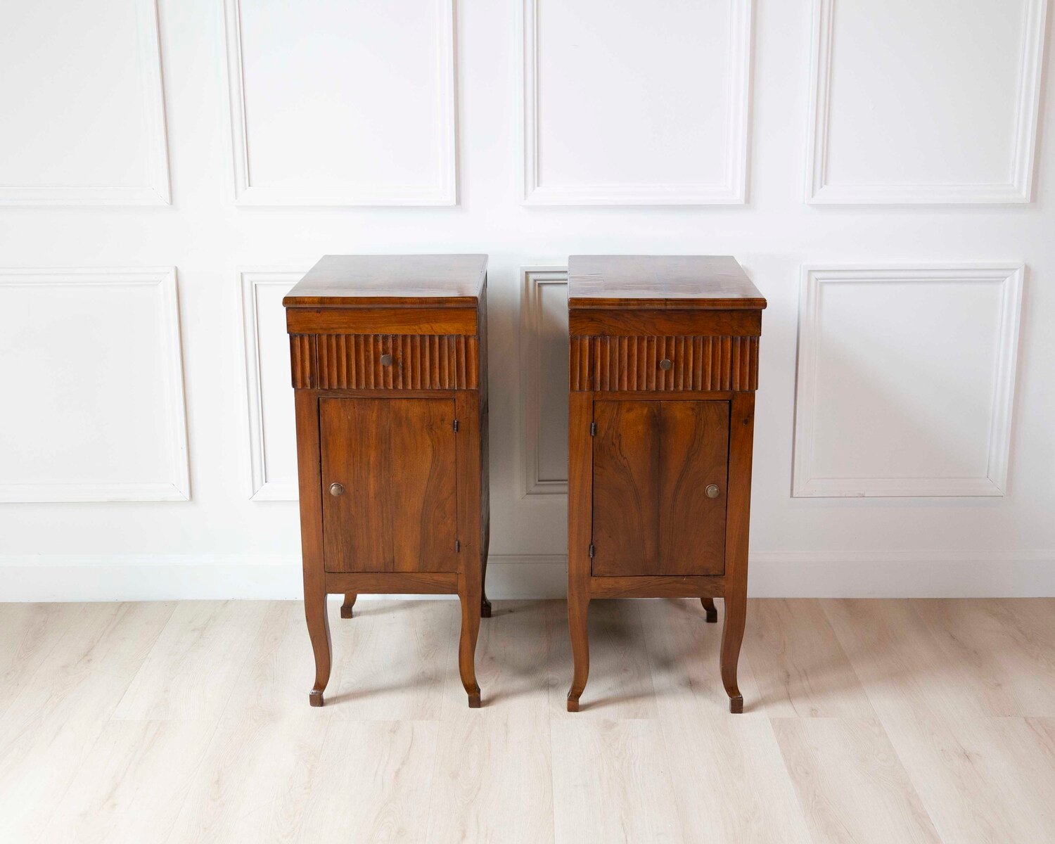 Pair of Italian 18th Century Walnut Bedside Chests with Carved Fluted Drawers - JAA