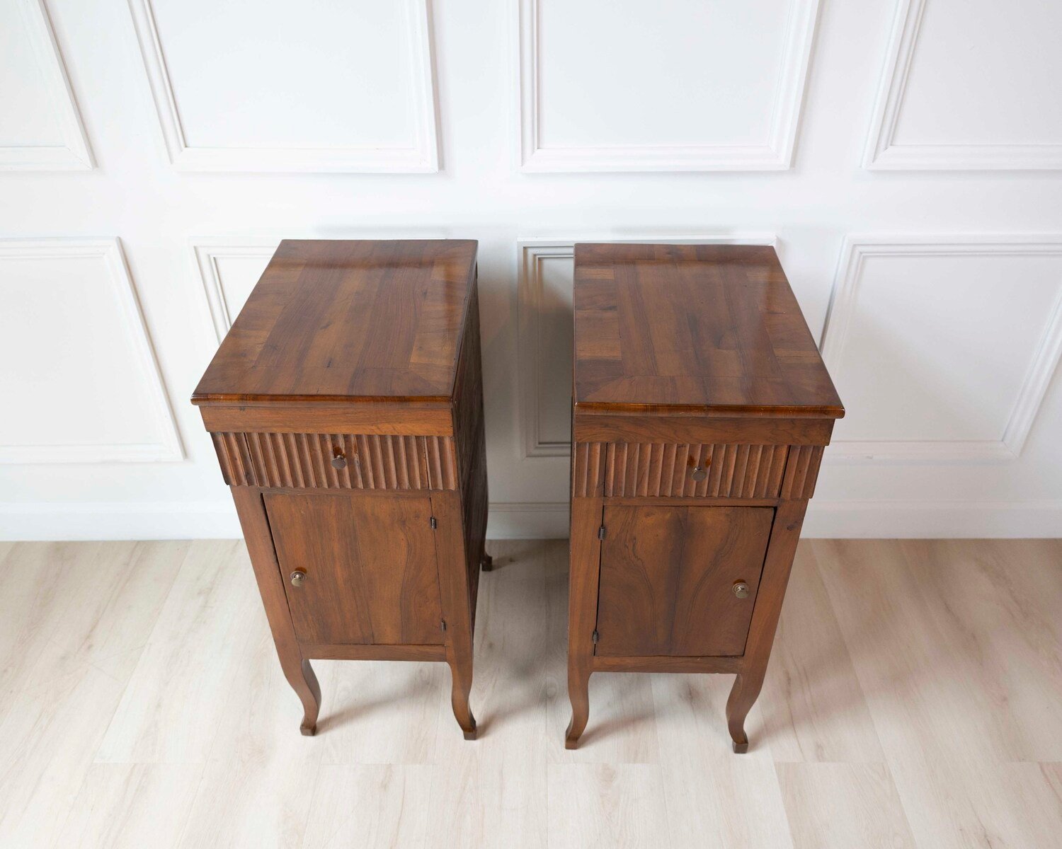 Pair of Italian 18th Century Walnut Bedside Chests with Carved Fluted Drawers - JAA