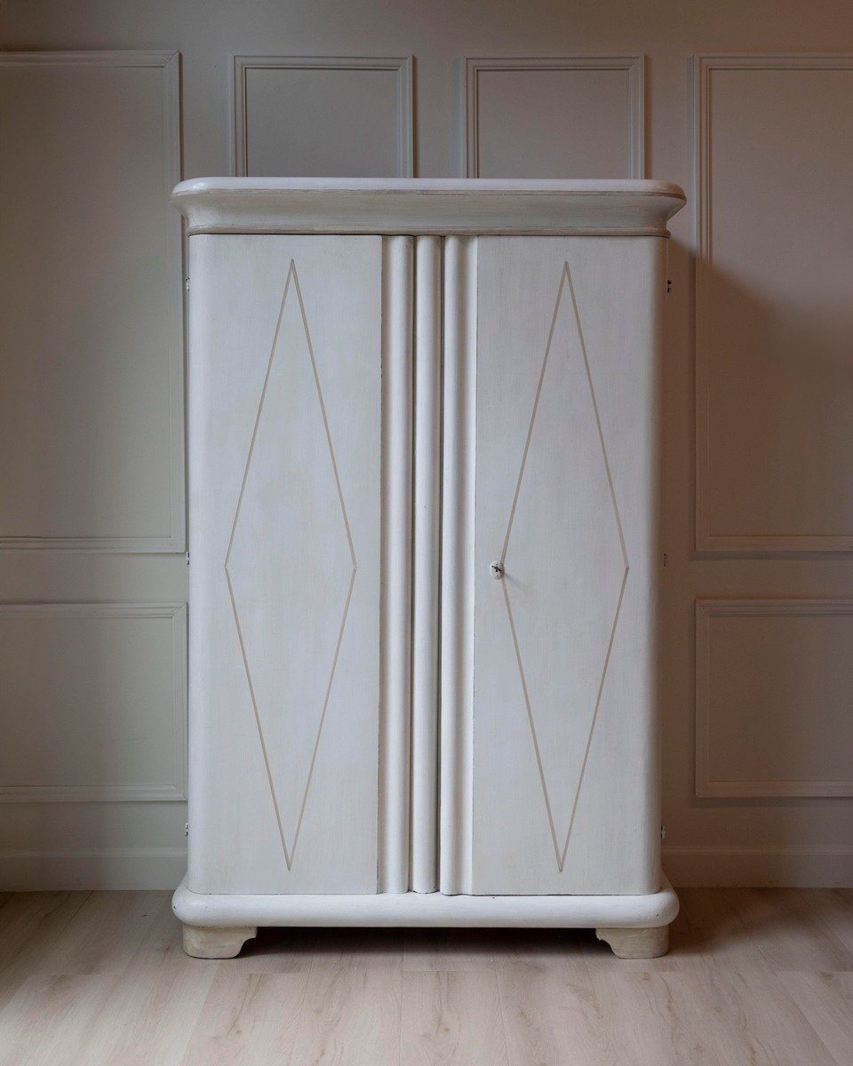 Lacquered Two-Door Wardrobe in Ivory and Turtledove Tones - JAA