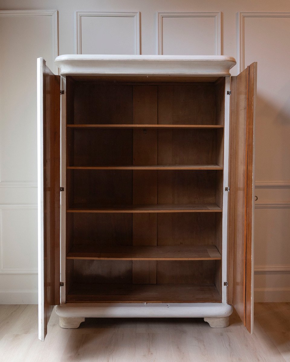 Lacquered Two-Door Wardrobe in Ivory and Turtledove Tones - JAA