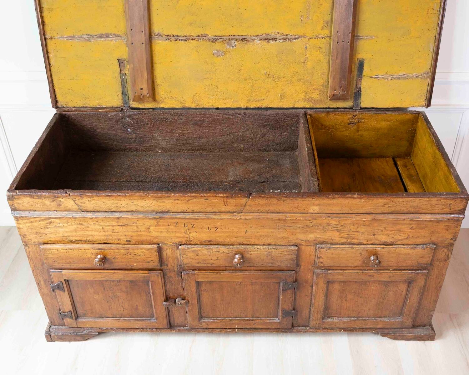Large Sideboard From The First Half Of The 19th Century - JAA