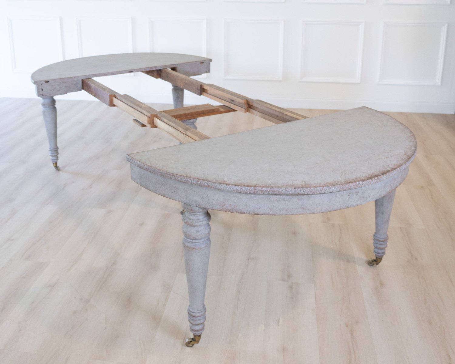 On Hold - A beautiful antique Swedish dining table with three inserts - JAA