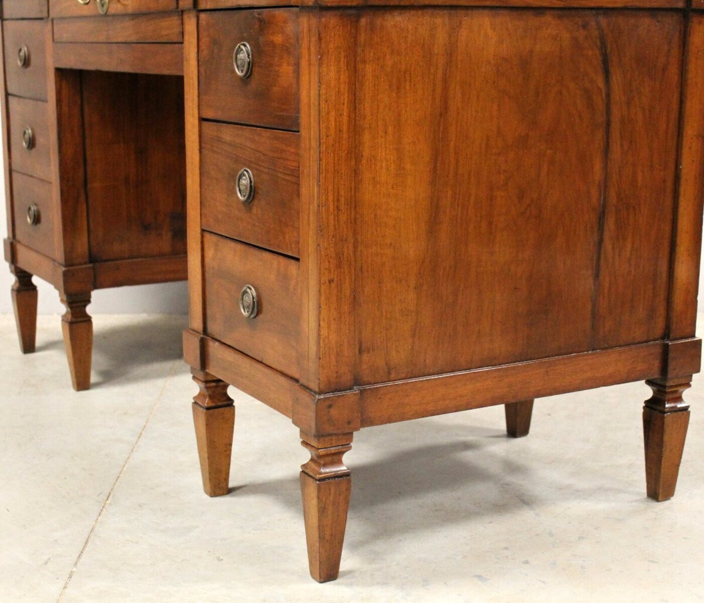 Louis XVI Walnut Pedestal Desk, Italy, 18th Century - JAA