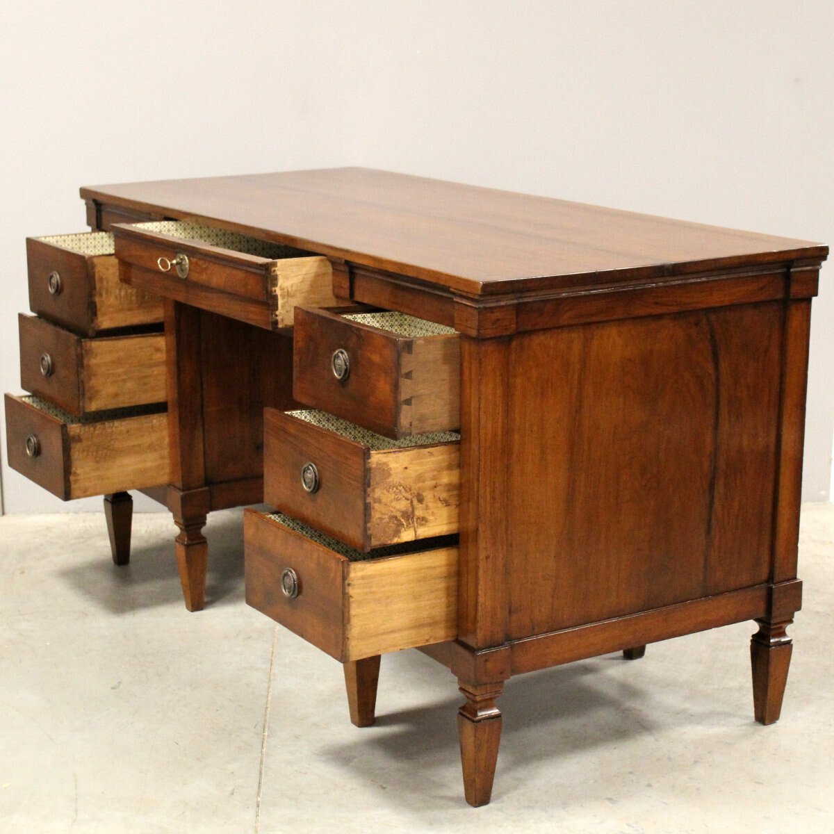 Louis XVI Walnut Pedestal Desk, Italy, 18th Century - JAA