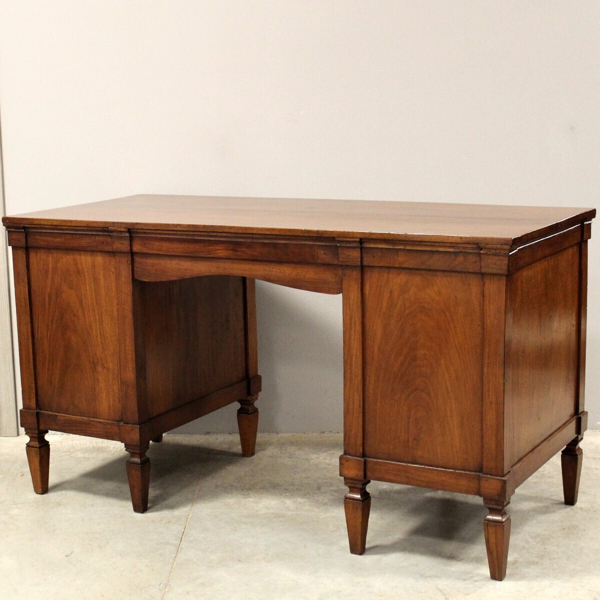 Louis XVI Walnut Pedestal Desk, Italy, 18th Century - JAA