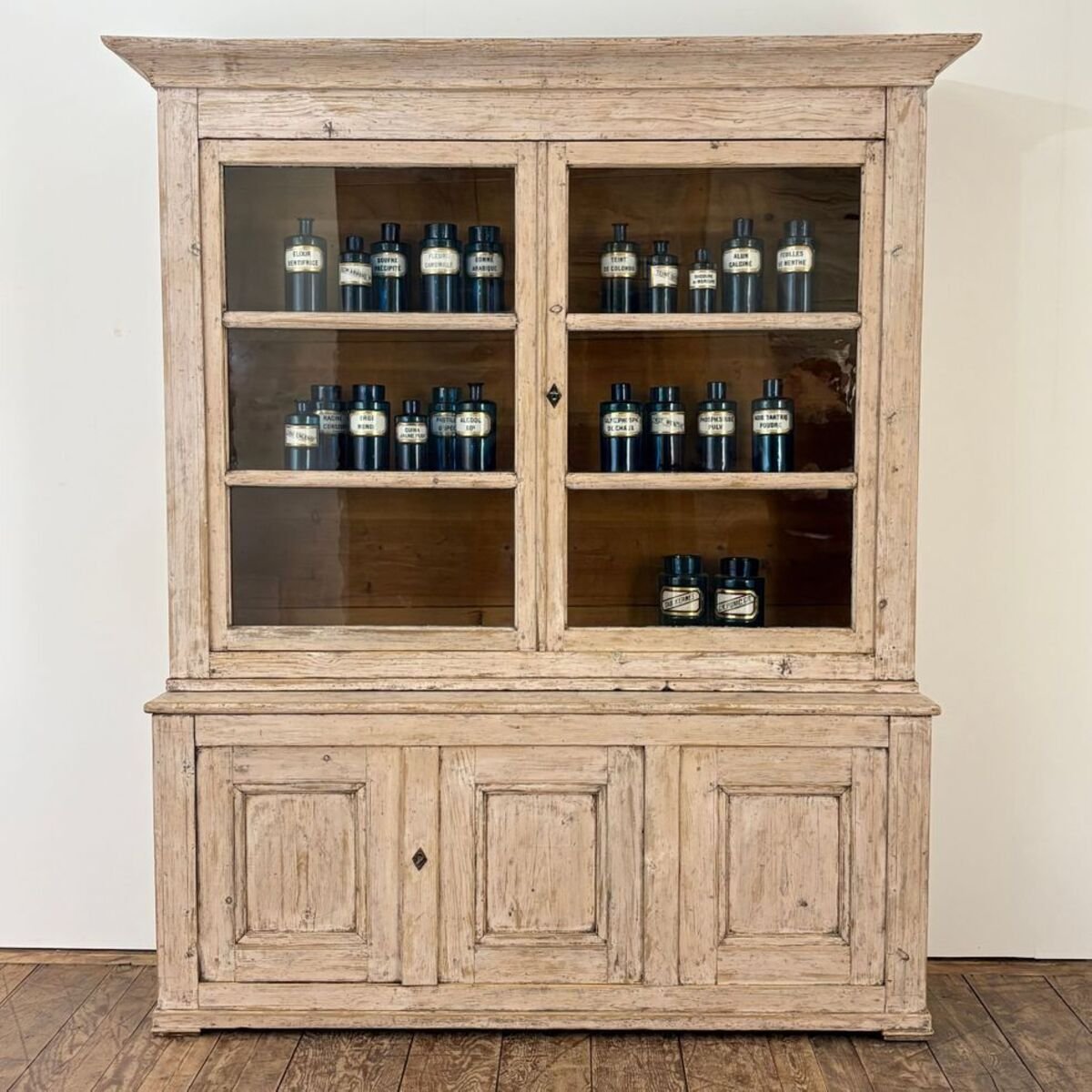 Two-Piece Painted Pine Bookcase, Scandinavia, 19th Century - JAA
