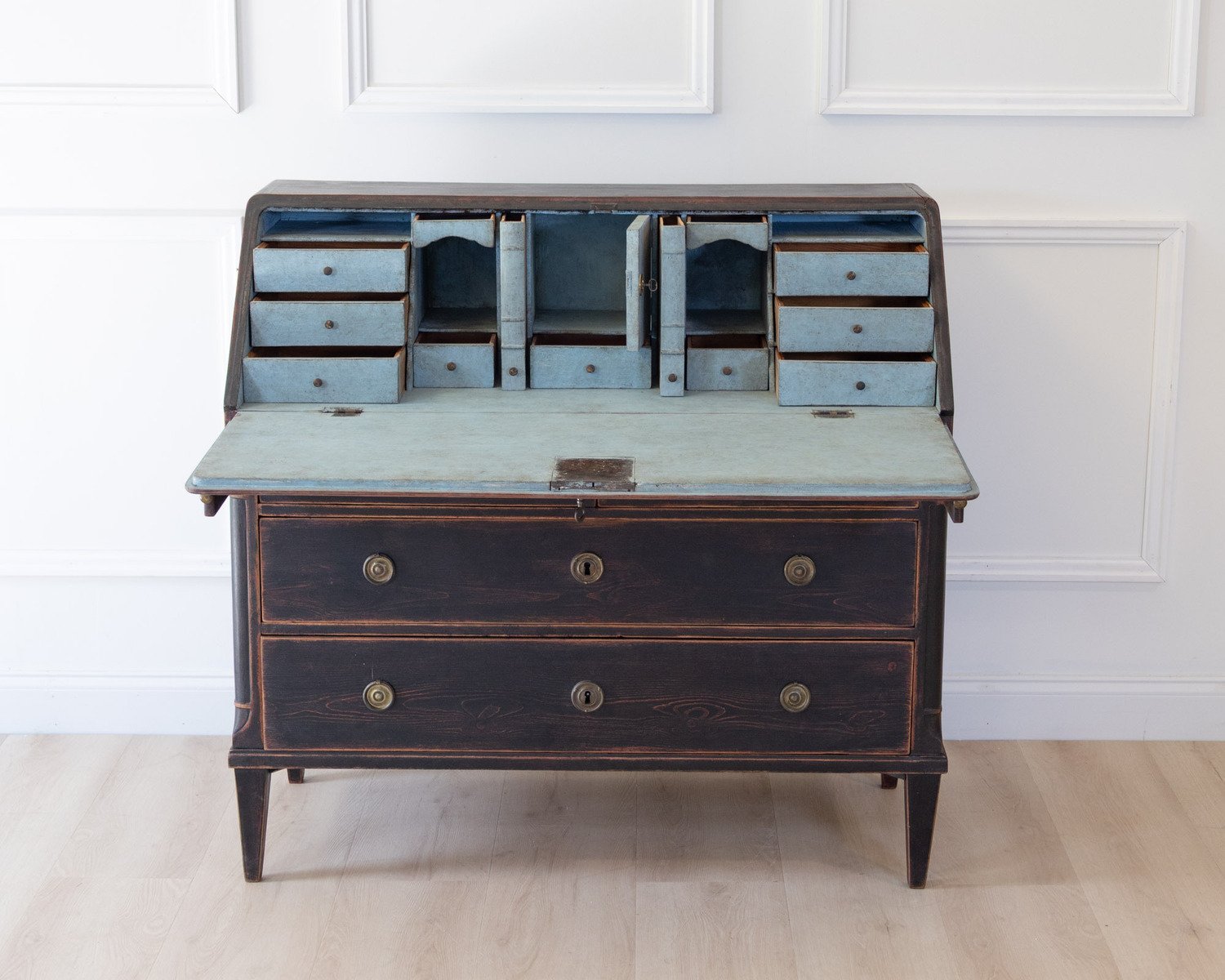 On Hold - A beautiful Gustavian black bureau from the early 1800s - JAA