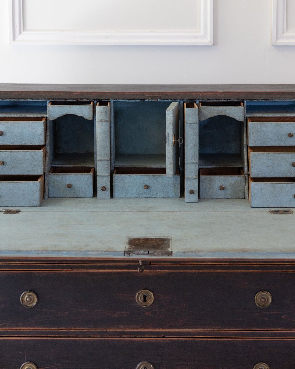On Hold - A beautiful Gustavian black bureau from the early 1800s - JAA