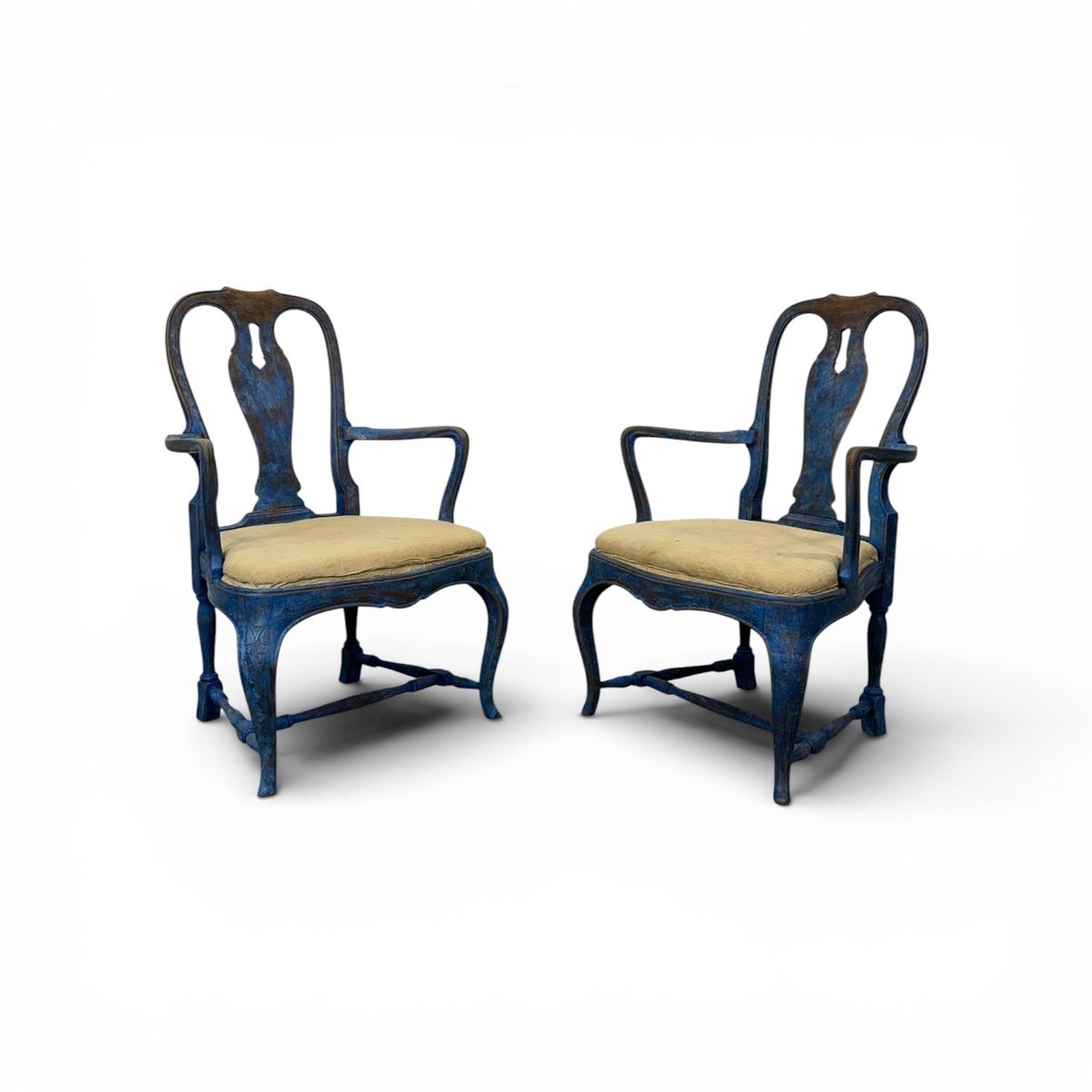 A beautiful pair of antique Swedish Rococo armchairs. - JAA