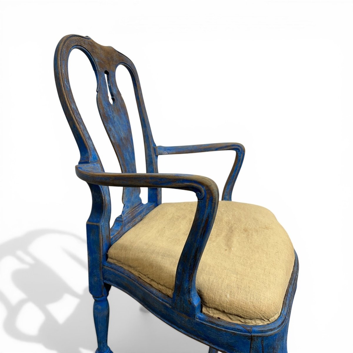 A beautiful pair of antique Swedish Rococo armchairs. - JAA