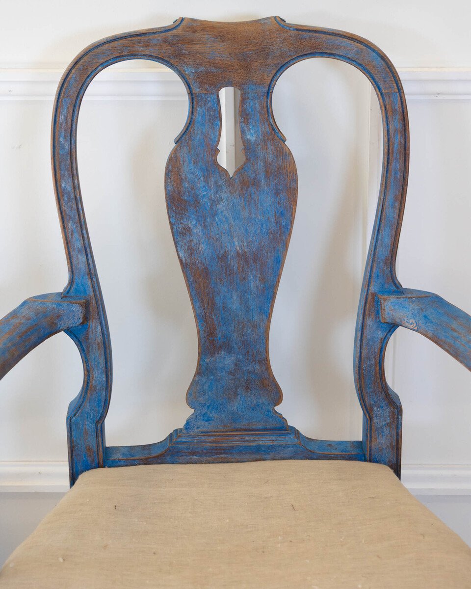 A beautiful pair of antique Swedish Rococo armchairs. - JAA
