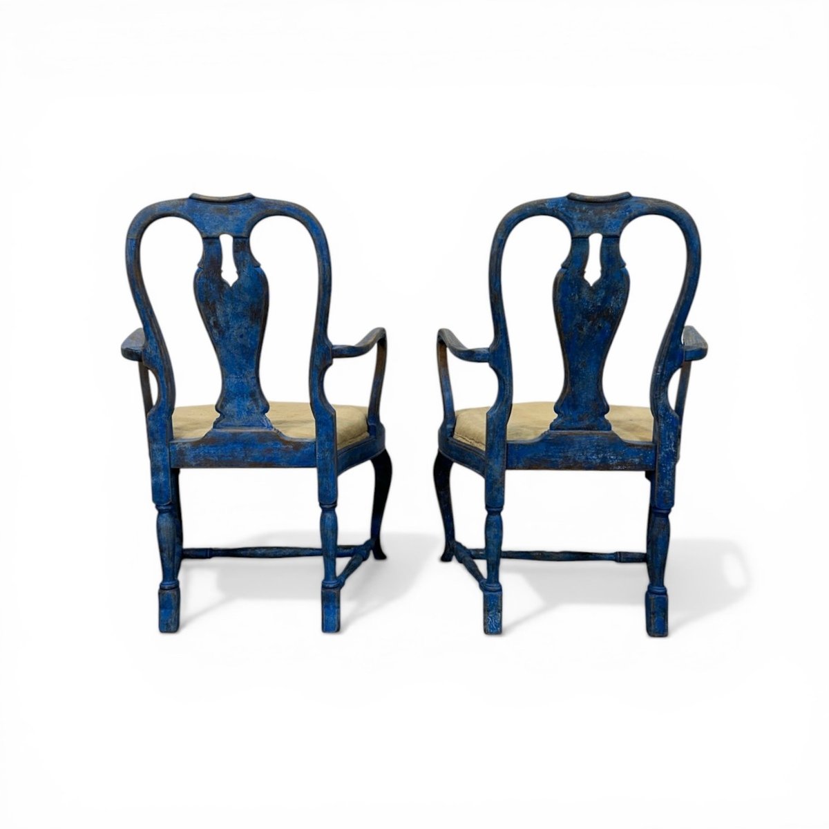 A beautiful pair of antique Swedish Rococo armchairs. - JAA