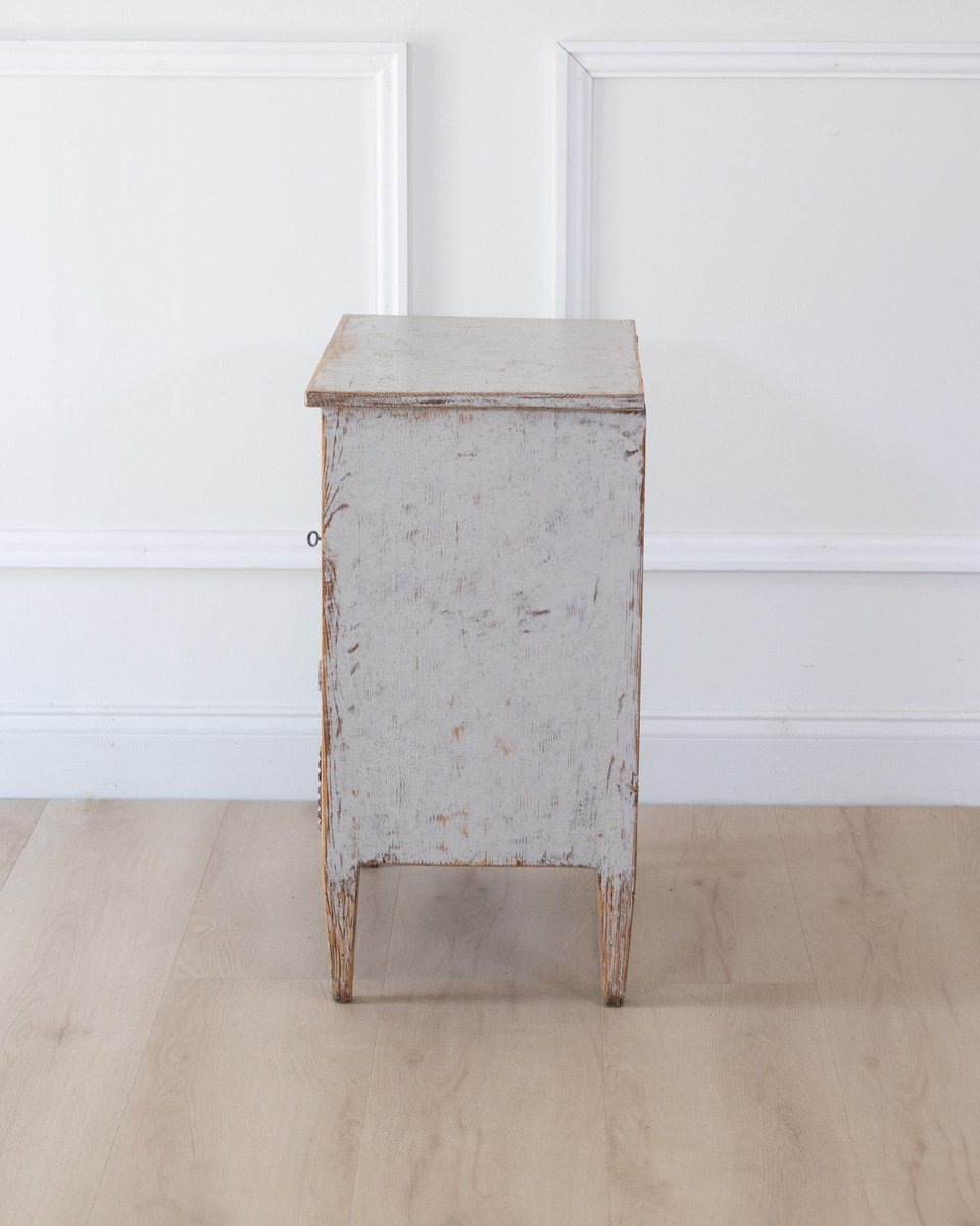Gustavian Nightstand in Light Grey Paint, circa 1830 - JAA