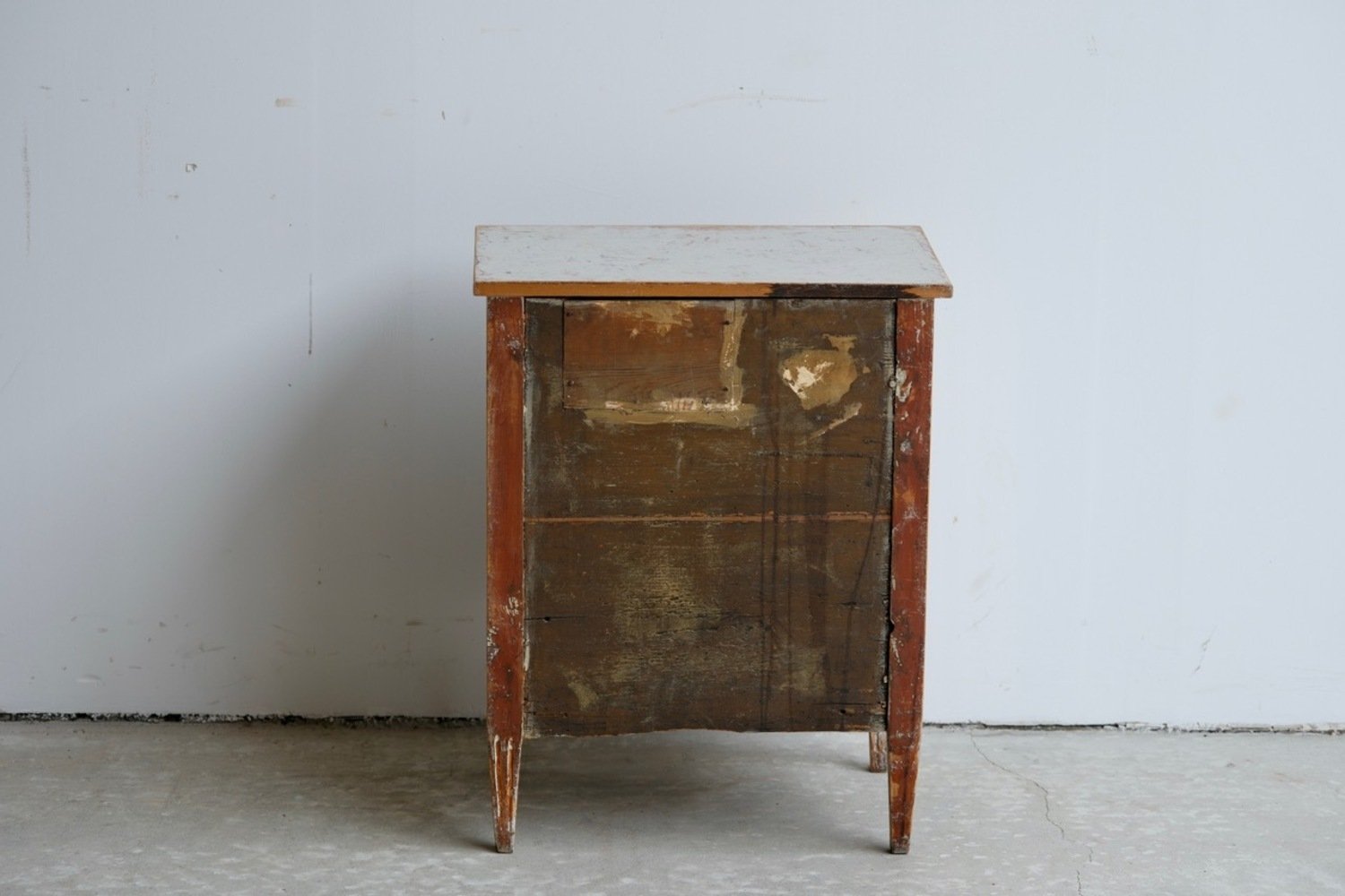 Gustavian Nightstand in Light Grey Paint, circa 1830 - JAA