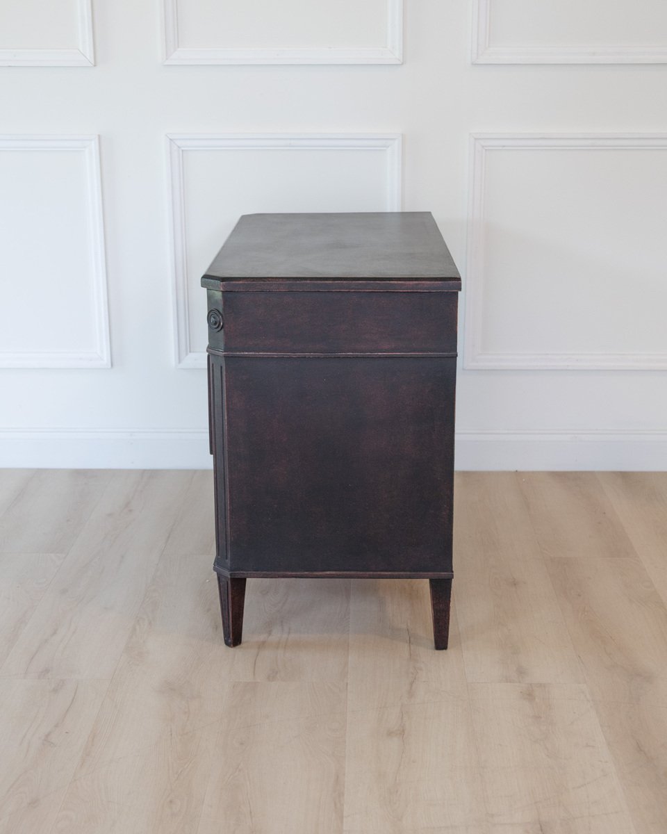 A unique Swedish chest of drawers reminiscent of the Gustavian style - JAA