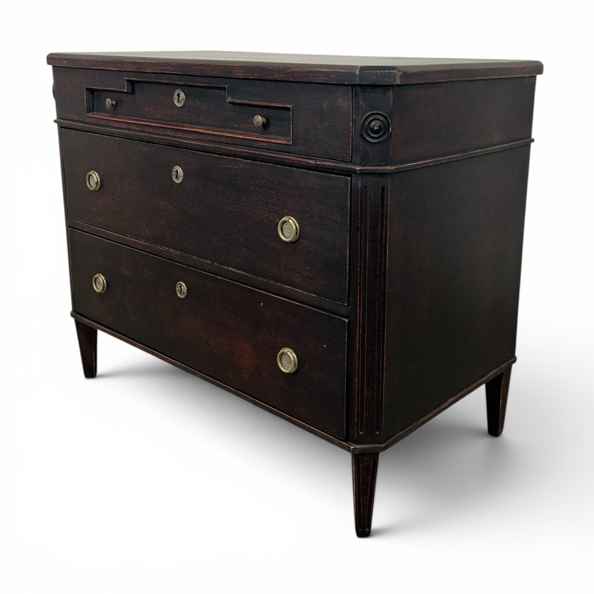 A unique Swedish chest of drawers reminiscent of the Gustavian style - JAA