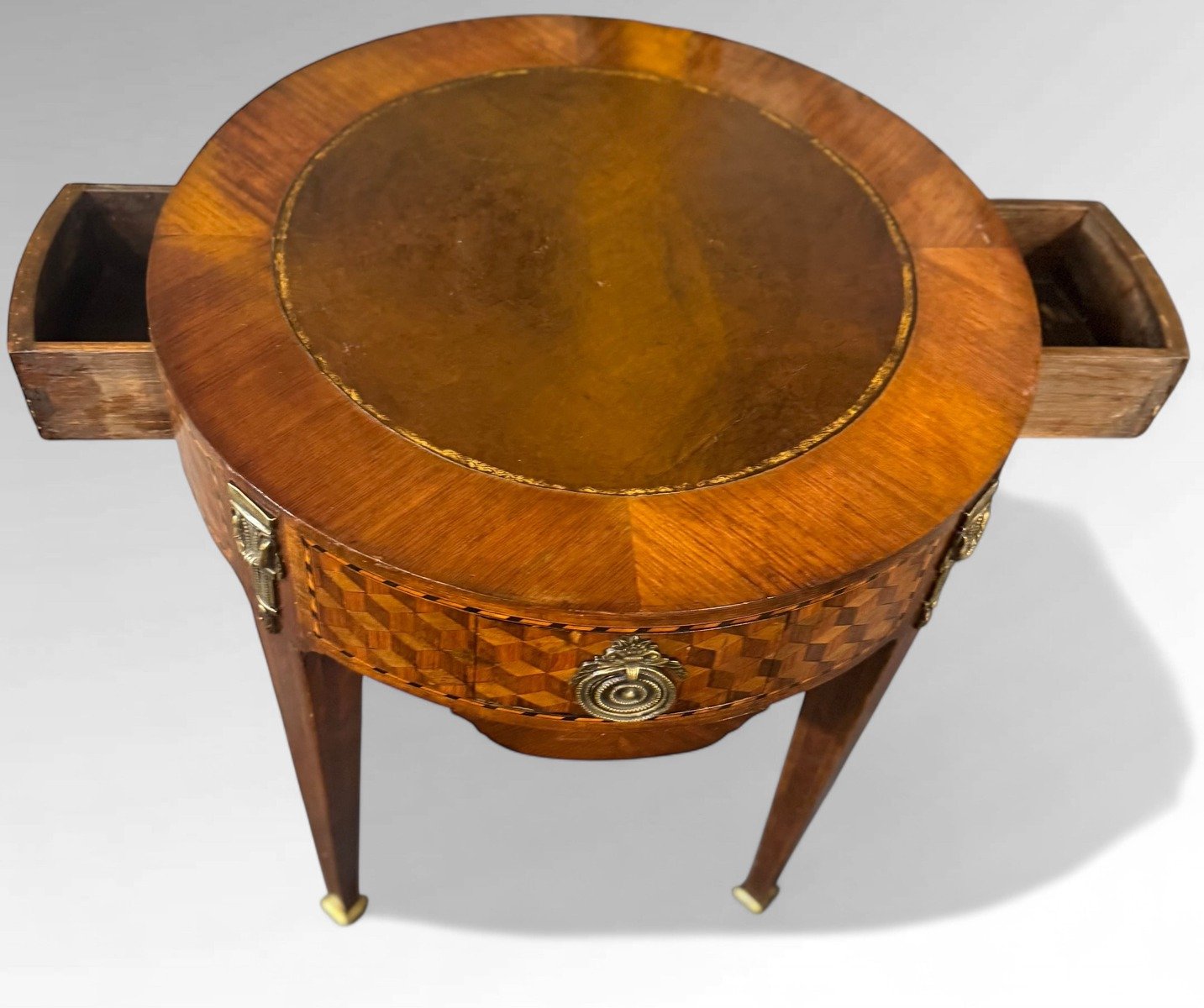 A refined round French tea and game table - JAA