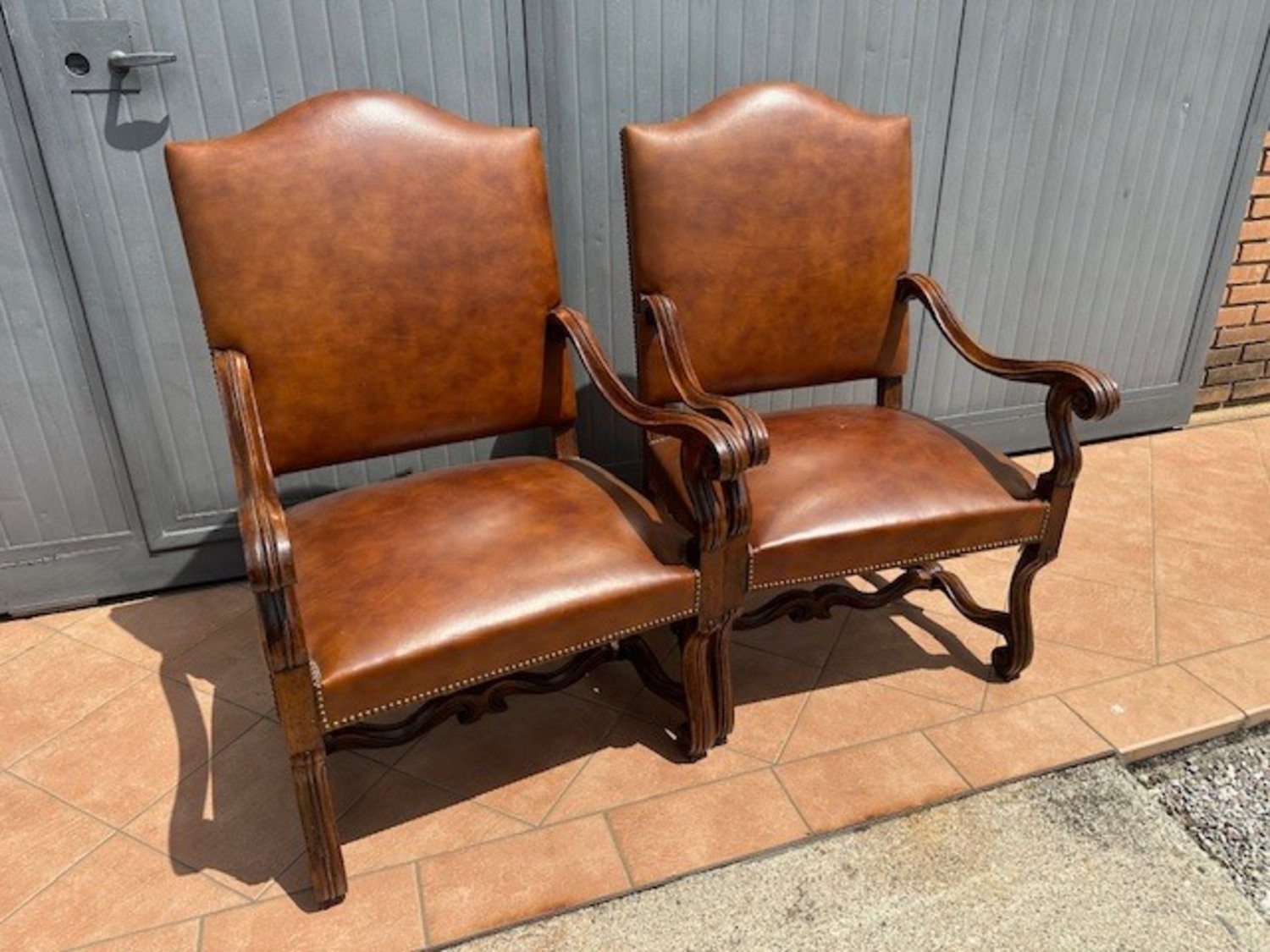 Pair of Italian Louis XIV Style Walnut Armchairs in Leather, 19th Century - JAA