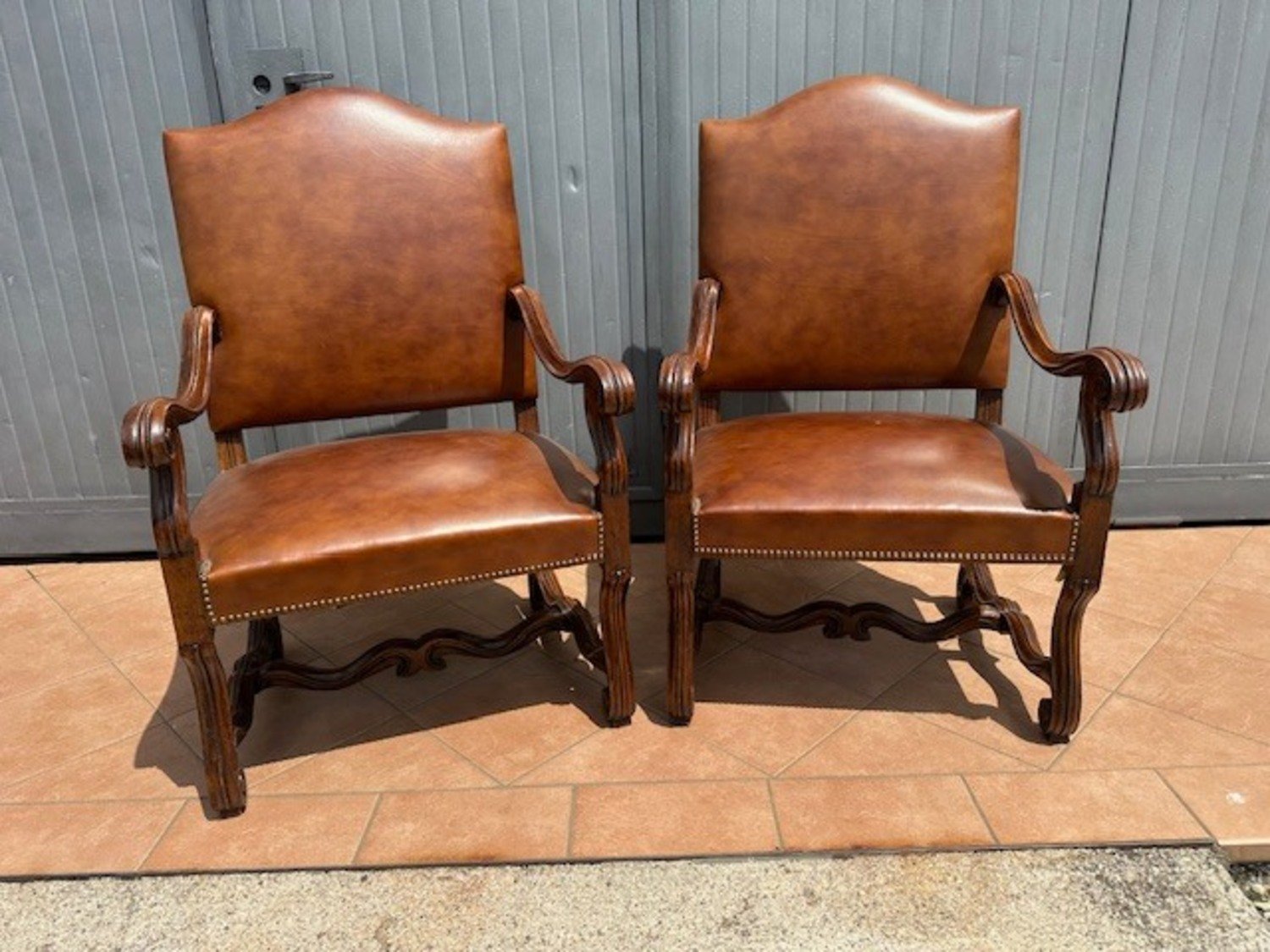 Pair of Italian Louis XIV Style Walnut Armchairs in Leather, 19th Century - JAA
