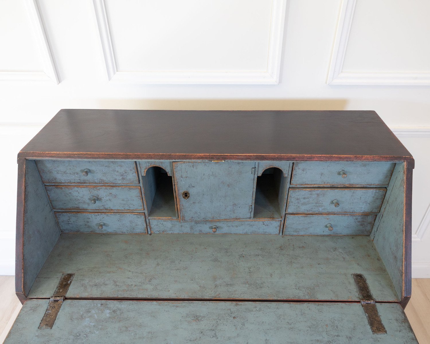 A classic Swedish antique secretary - JAA