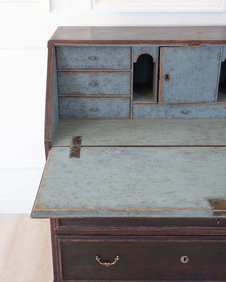 A classic Swedish antique secretary - JAA