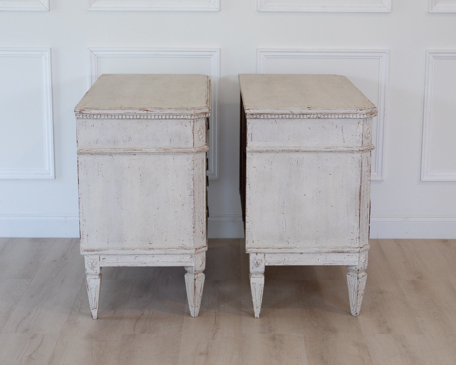 Pair of Scandinavian Chests of Drawers, circa 1920 - JAA